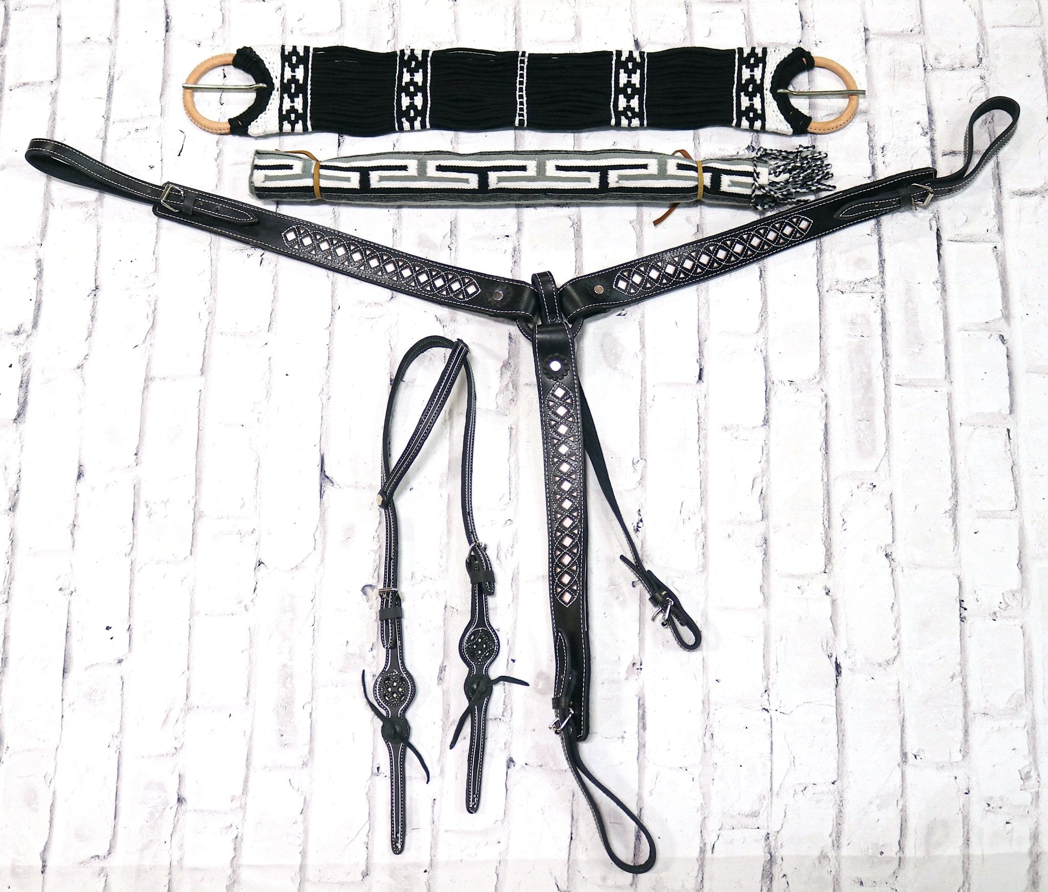 CHARRO SADDLE LEATHER HEADSTALL, CABEZADA CHARRA DE CUERO CINCELADA PARA CABALLO CHARRO SADDLE LEATHER HEADSTALL, CABEZADA CHARRA DE CUERO CINCELADA PARA CABALLO