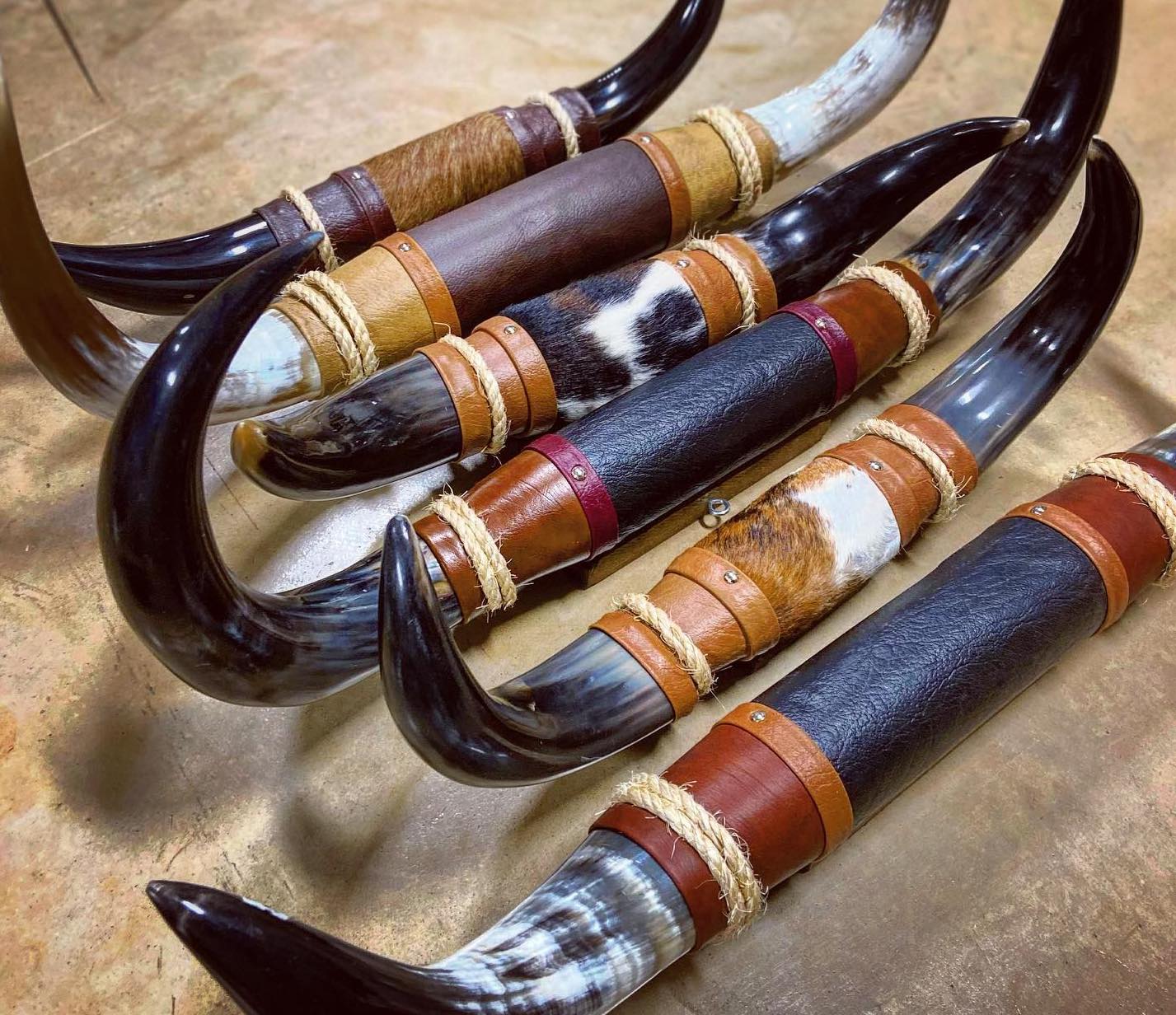 Decor & Gifts - M-Royal Saddles
