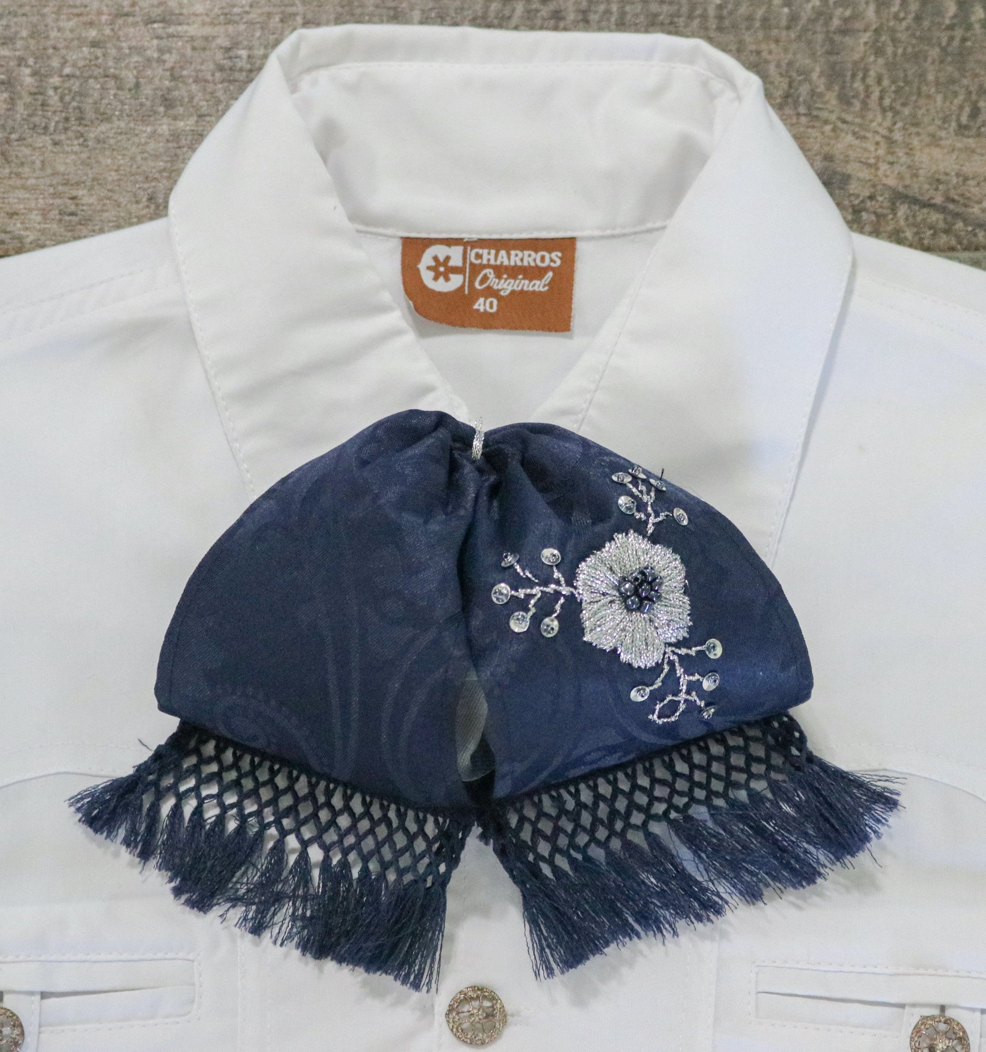 Beige Camisa Charra Mono Flor Bowtie