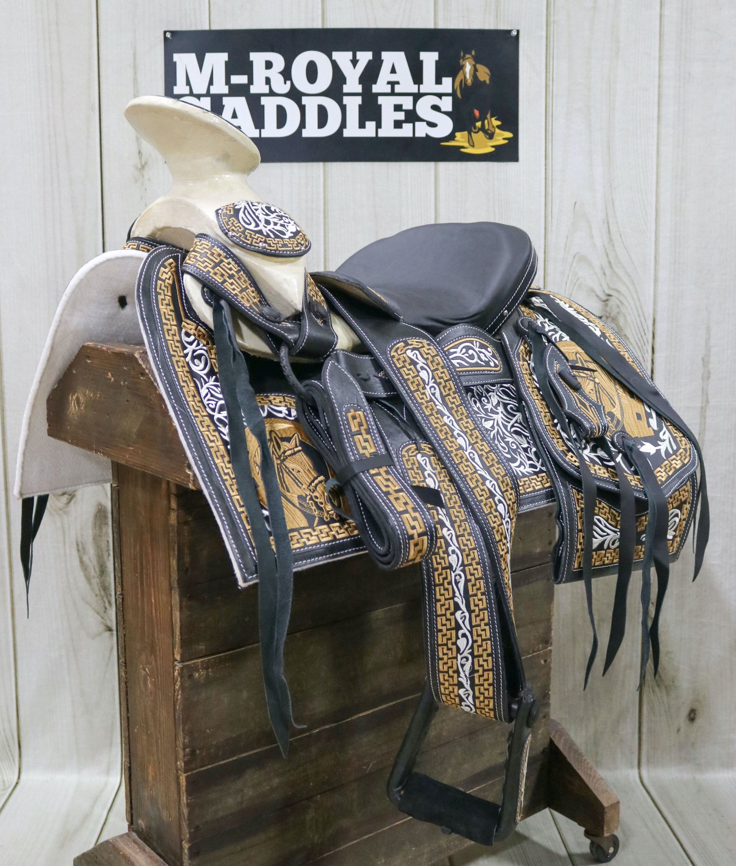 15" Charro Mexican Saddle Montura Embroidered Lienzo